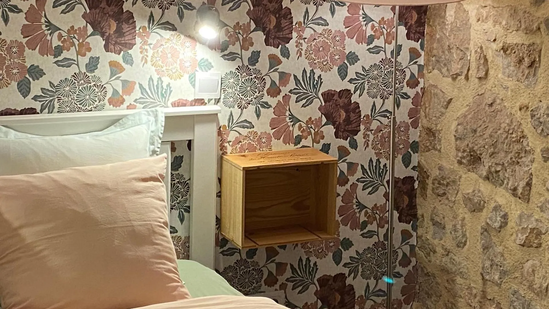 Chambre D'Hotes Les 3 Cochons D'Olt Arcambal Bed and breakfast