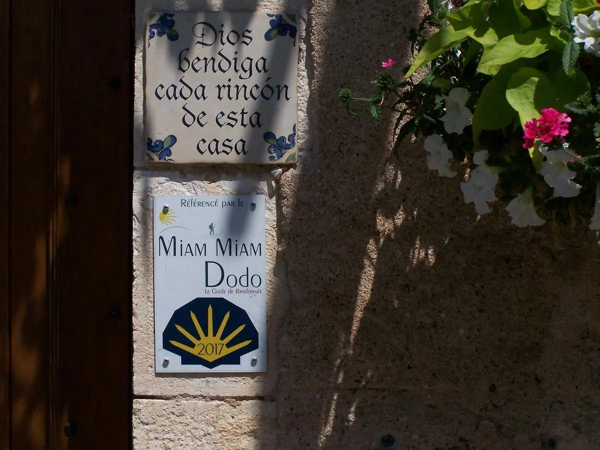 Chambre D'Hotes Les 3 Cochons D'Olt Arcambal Bed and breakfast